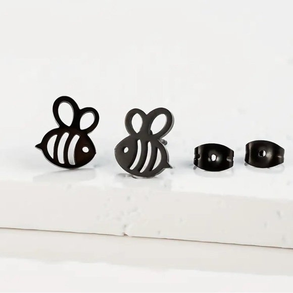 NEW Dainty Bumble Bee stud Earrings Black color - Boutique - Picture 2 of 5